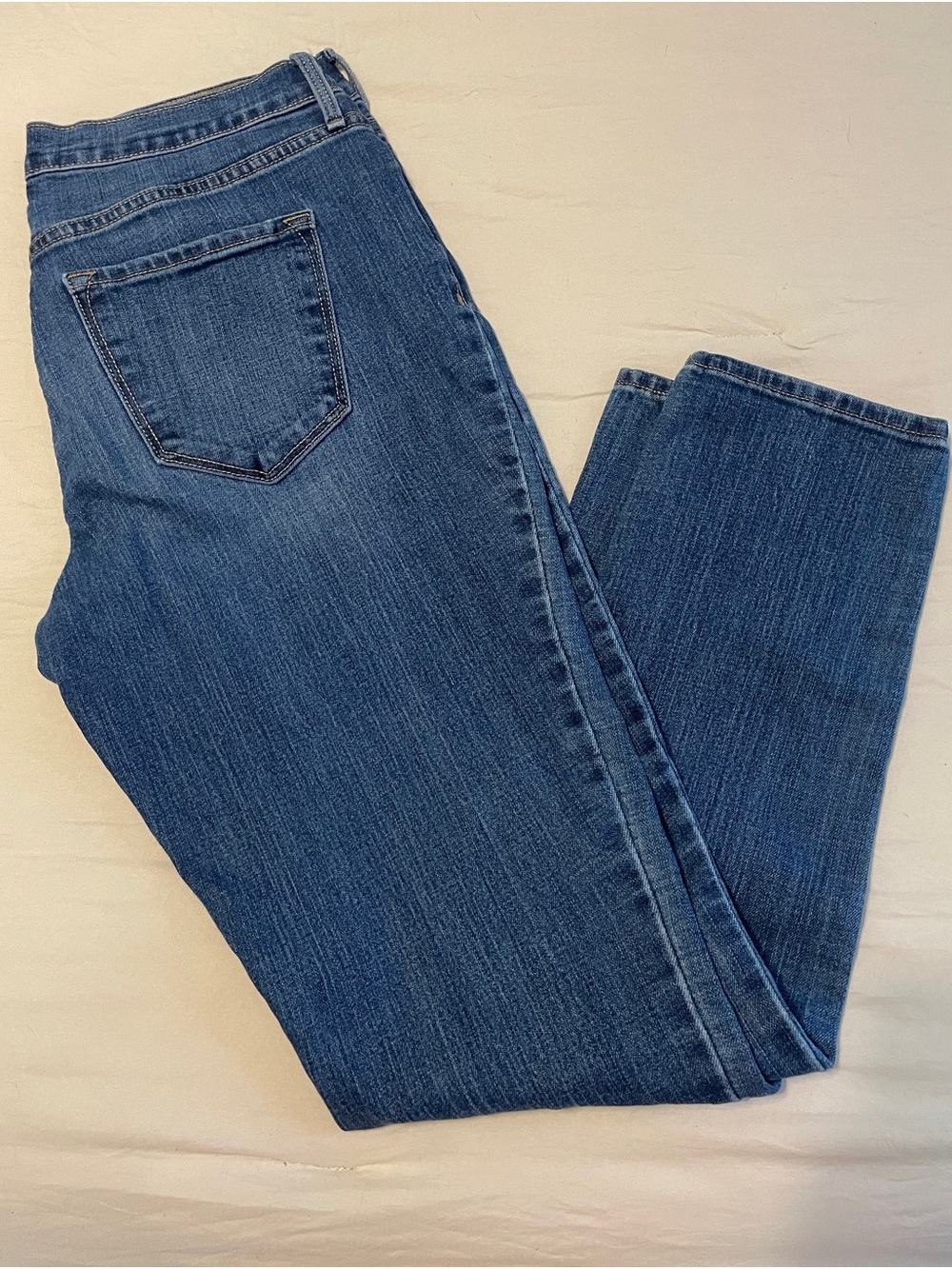 Old Navy Curvy Women's Medium Blue Straight-Leg Jeans